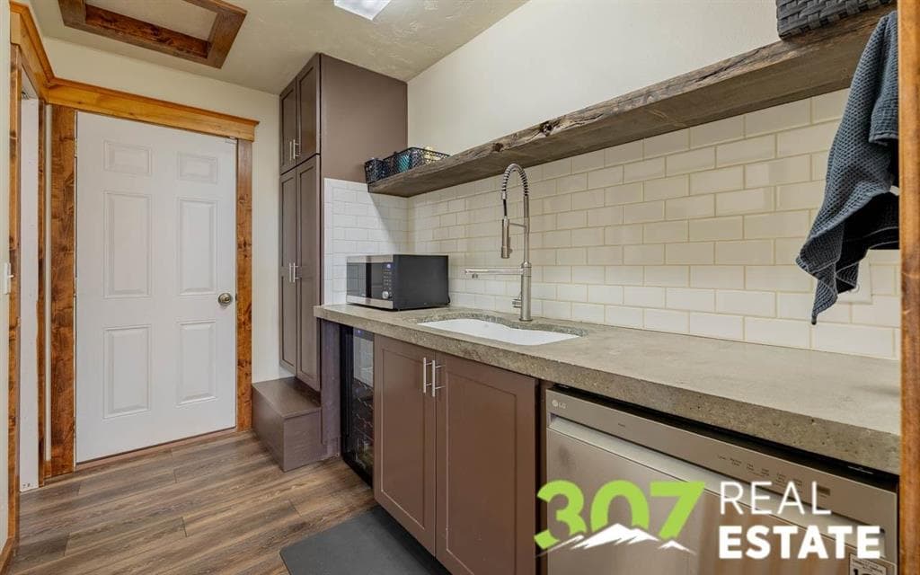 2929 E Avenue — photo 17 of 25