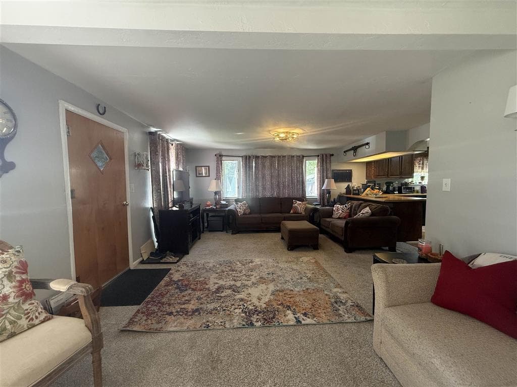 202 N Division St — photo 5 of 25