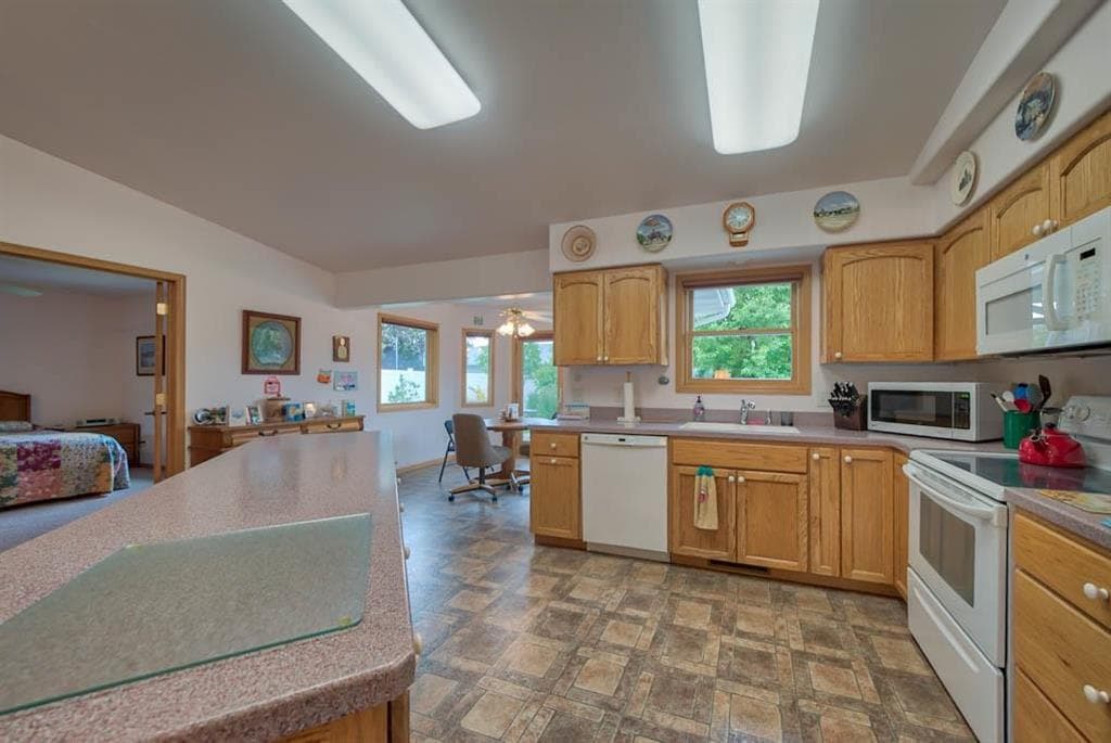 3326 Frisby Ave — photo 11 of 25