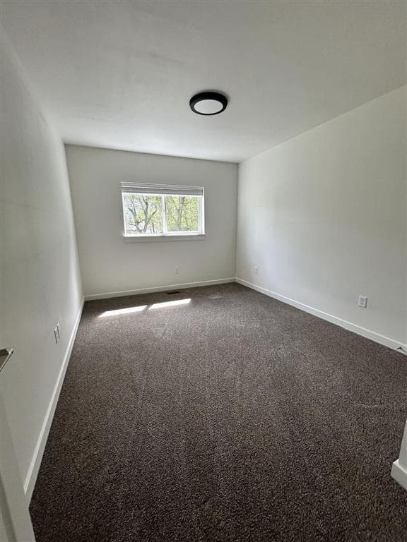 807 Cocoa Court — photo 8 of 9