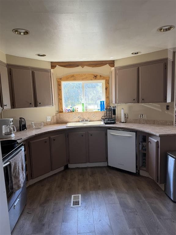 819 Jonathon Rd — photo 23 of 24