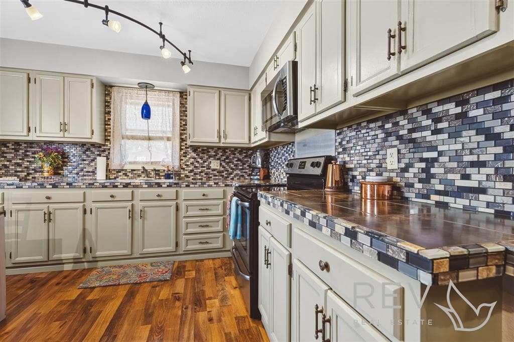 302 W Rocky Rd — photo 20 of 25