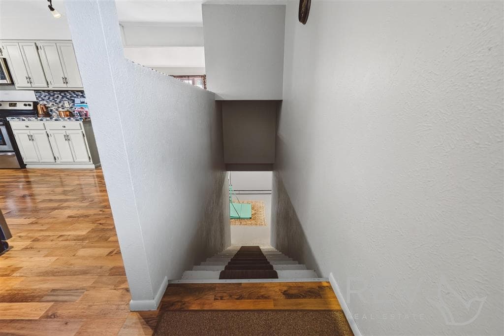 302 W Rocky Rd — photo 24 of 25