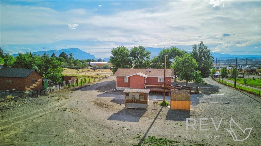 302 W Rocky Rd — photo 5 of 25