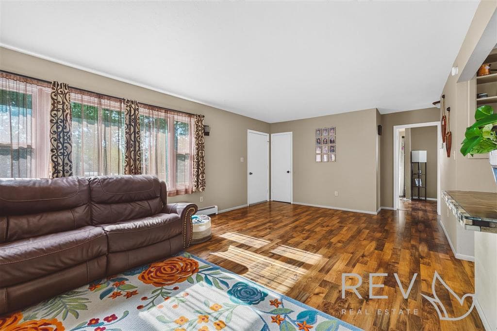 302 W Rocky Rd — photo 10 of 25
