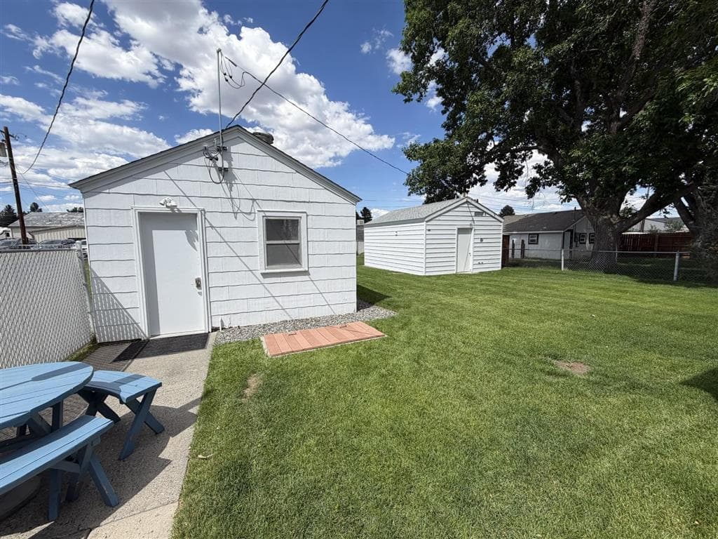 1911 Beck Ave — photo 22 of 23