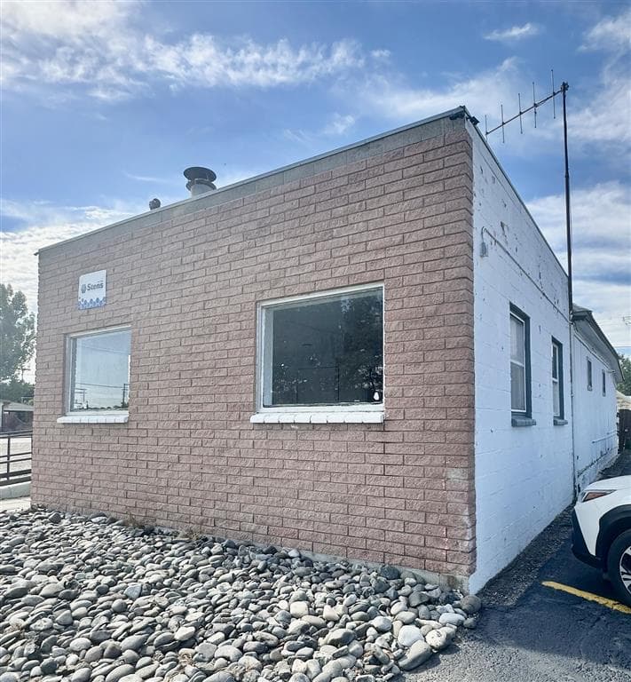 714 Coburn Ave — photo 2 of 25