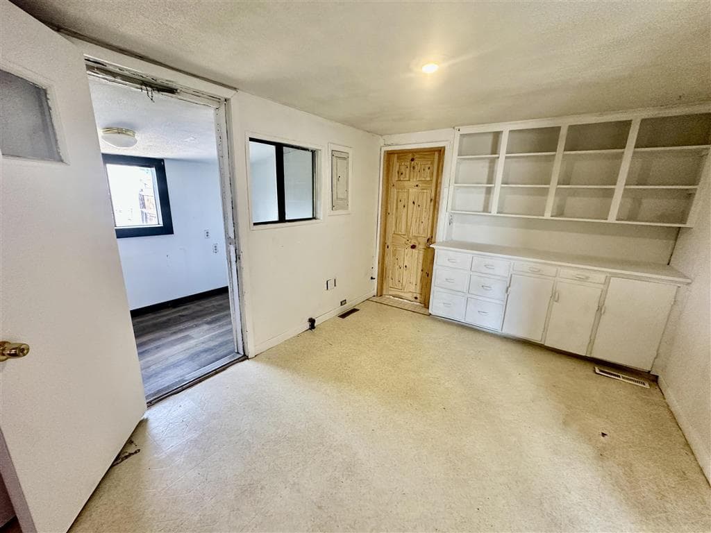 714 Coburn Ave — photo 6 of 25