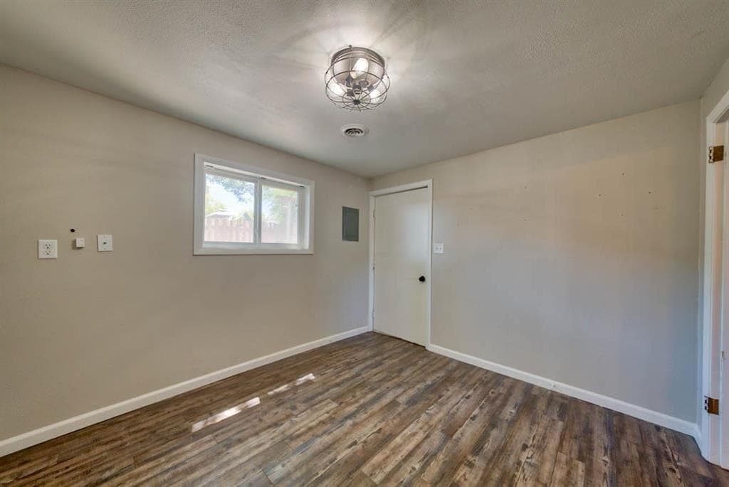 972 E Jefferson St — photo 15 of 25