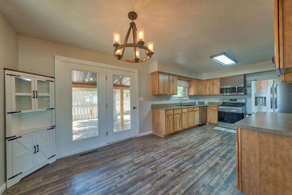 972 E Jefferson St — photo 22 of 25