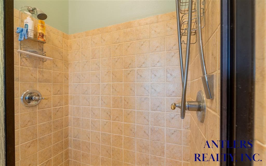 813 35th St — photo 24 of 25