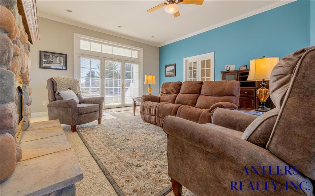 813 35th St — photo 4 of 25