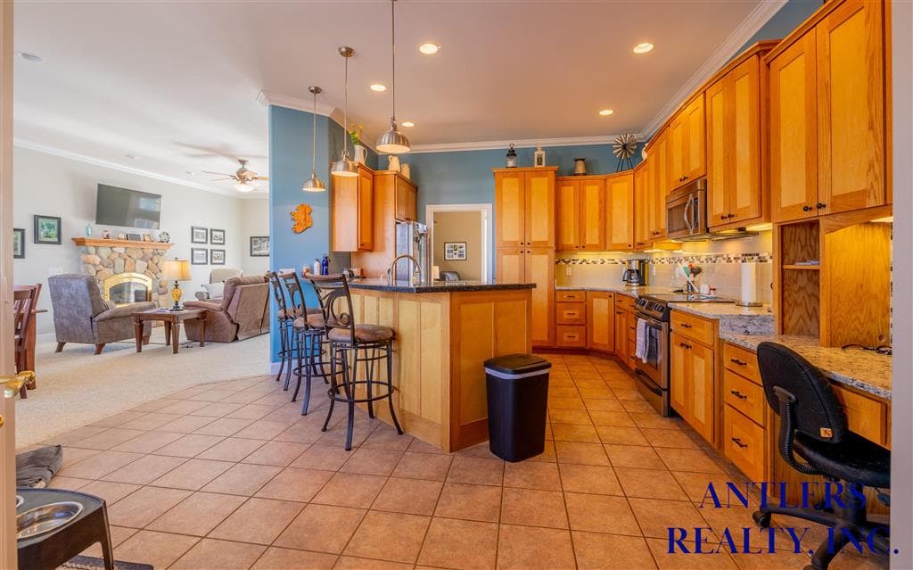 813 35th St — photo 5 of 25