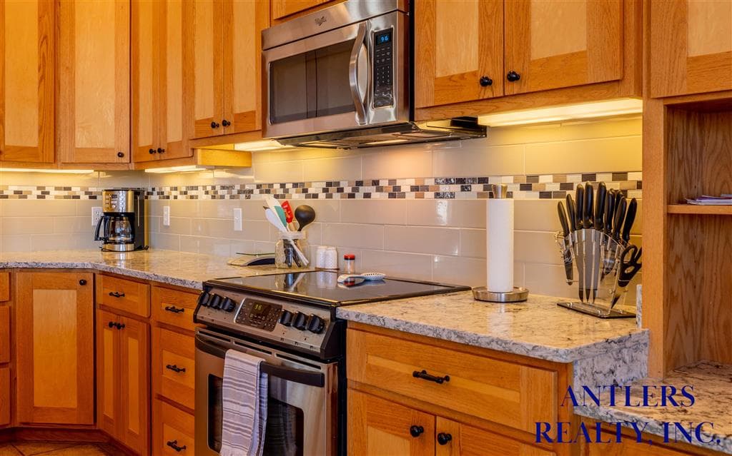 813 35th St — photo 8 of 25