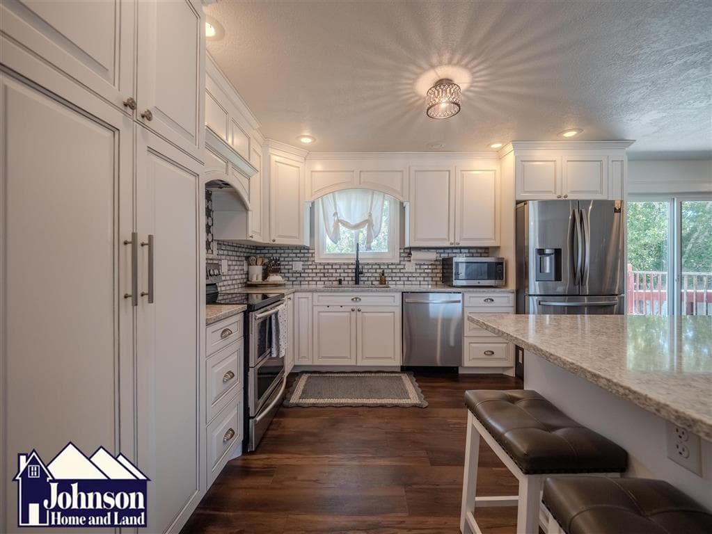 17 Circle Dr — photo 7 of 25
