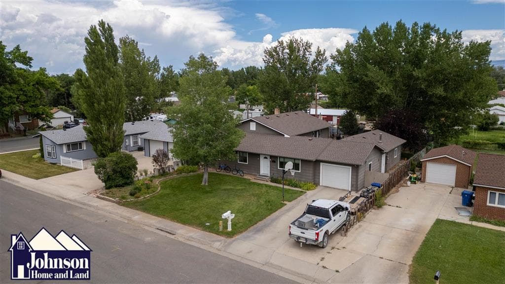 729 Montana Ave — photo 2 of 25