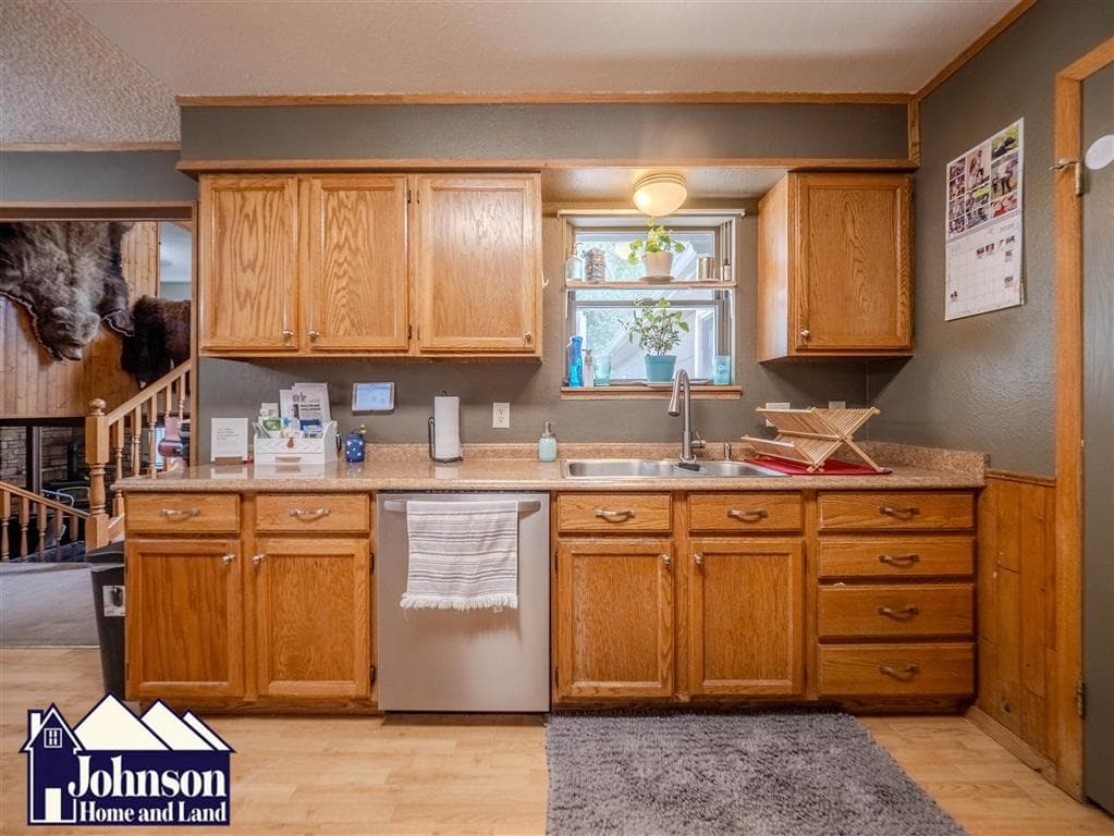 729 Montana Ave — photo 9 of 25