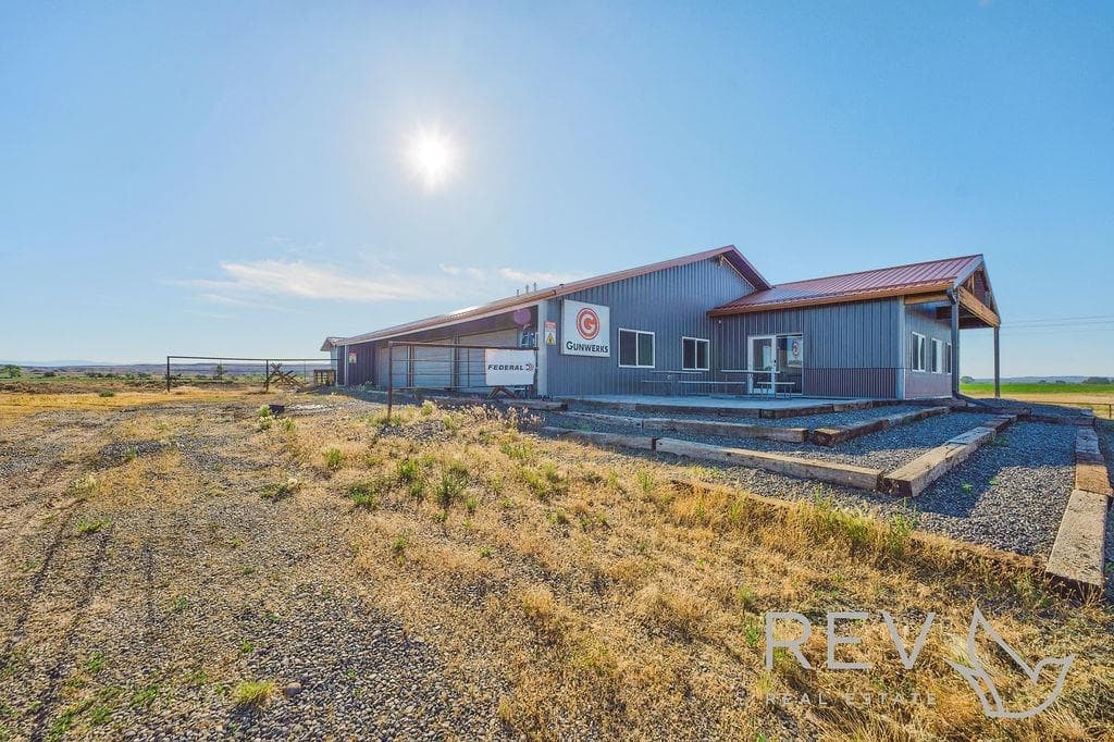 899 Lane 37 — photo 17 of 25