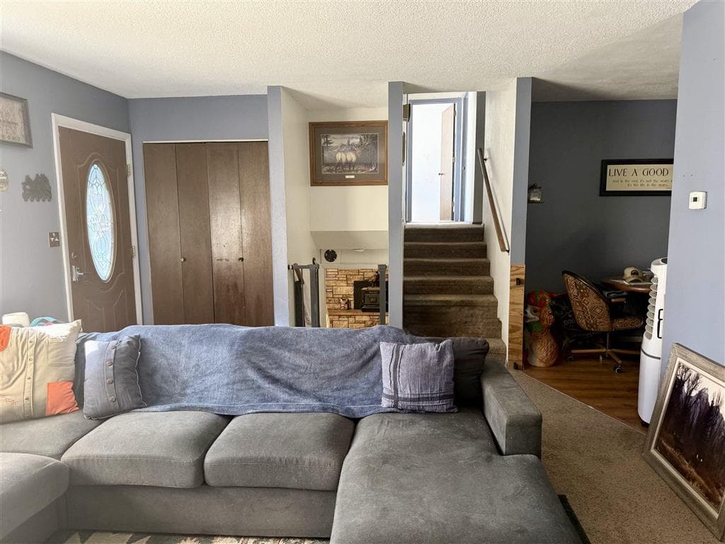 1808 Crest Way — photo 3 of 25