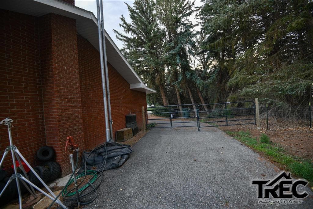 609 Tower Blvd — photo 24 of 25