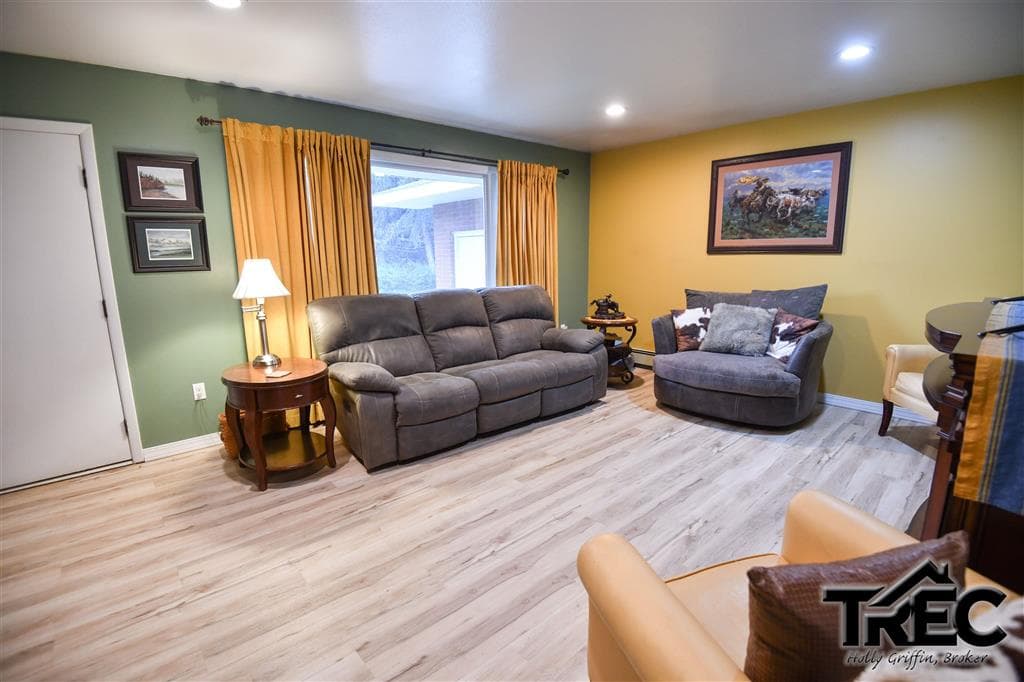 609 Tower Blvd — photo 5 of 25
