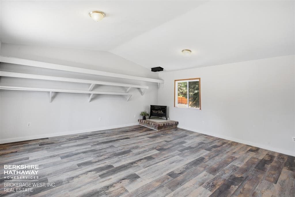 2707 E Avenue — photo 15 of 25