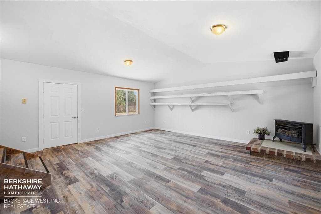 2707 E Avenue — photo 16 of 25