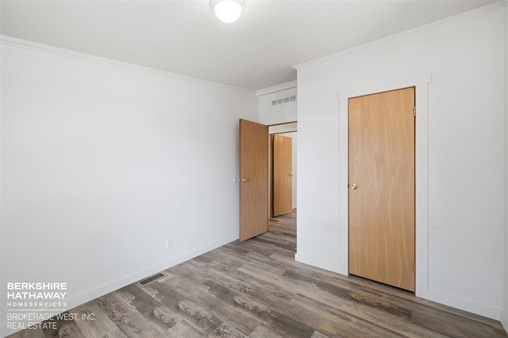 2707 E Avenue — photo 21 of 25
