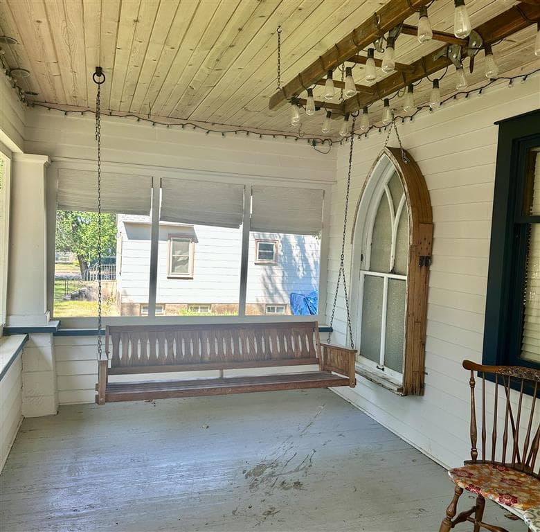 1009 Coburn Ave — photo 2 of 25