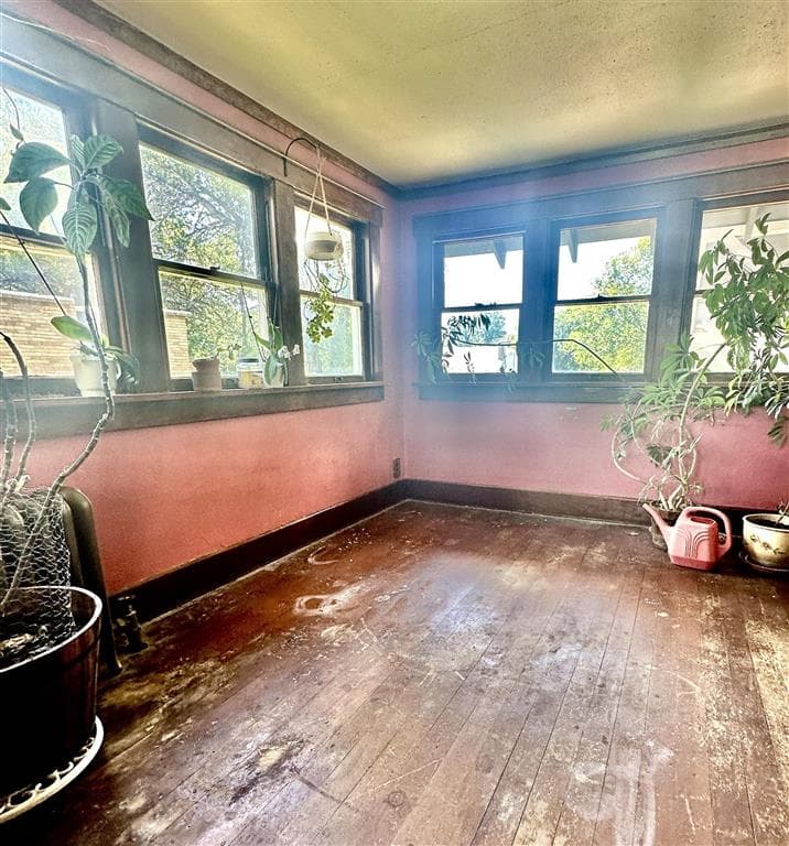 1009 Coburn Ave — photo 15 of 25