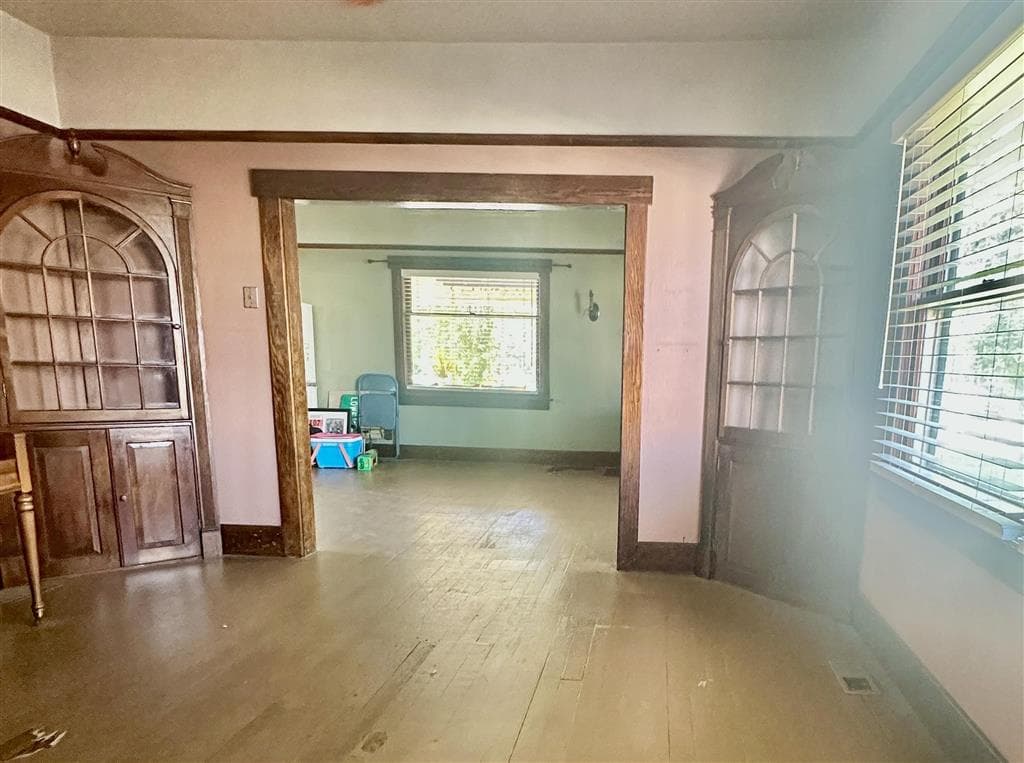 1009 Coburn Ave — photo 9 of 25