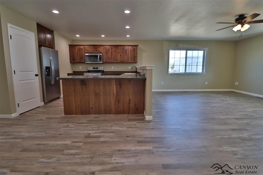 1193 Van Pl — photo 5 of 23