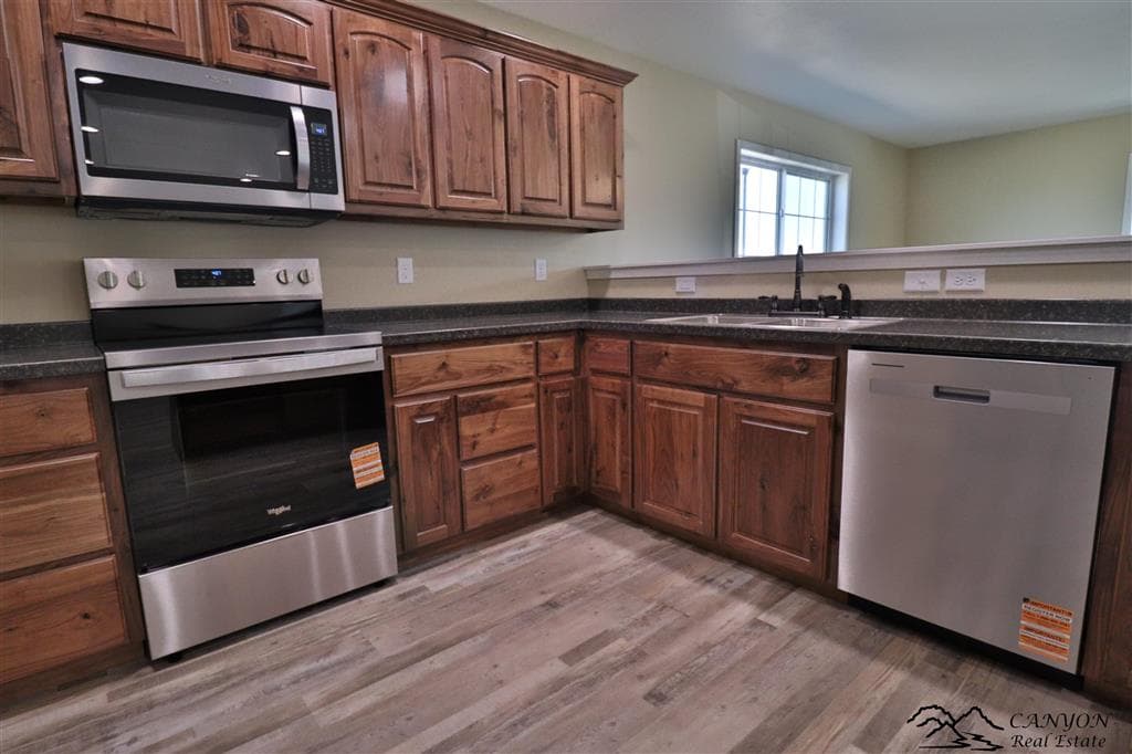 1193 Van Pl — photo 8 of 23