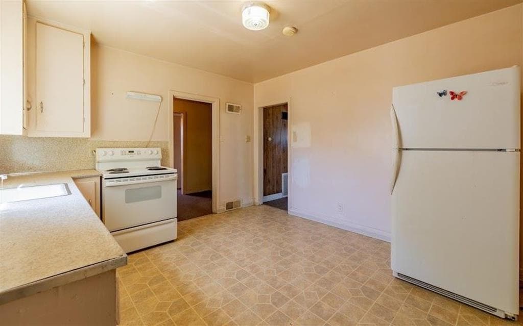 533 & 531 Avenue G — photo 19 of 24