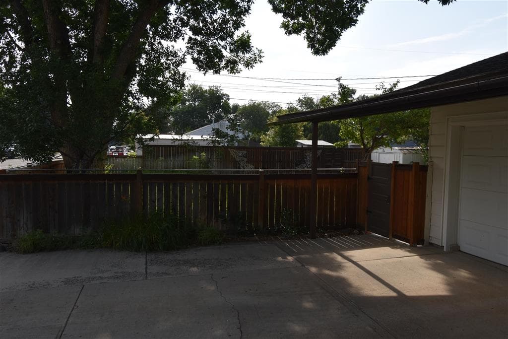650 Avenue K — photo 11 of 25