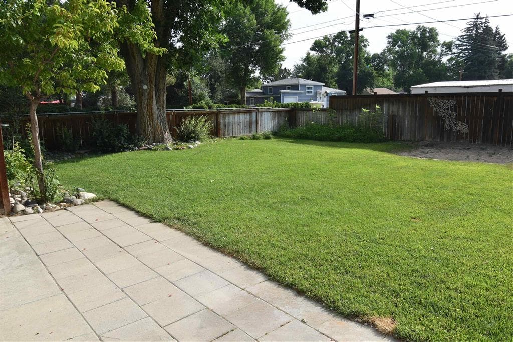 650 Avenue K — photo 4 of 25