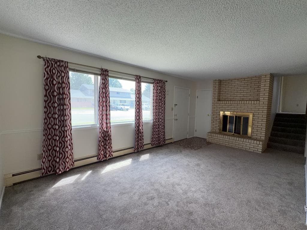 1025 Aspen Dr — photo 2 of 16