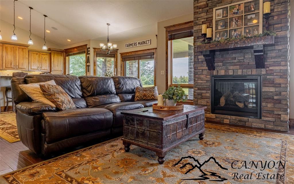 1177 & 1175 Lane 9 — photo 7 of 25