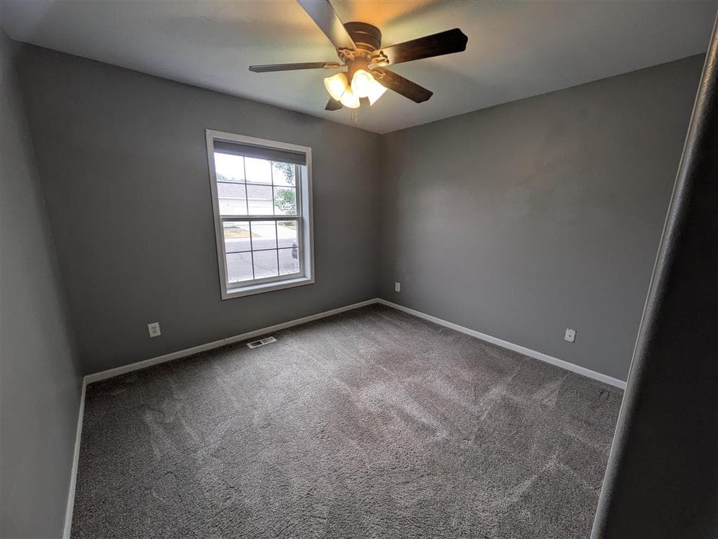 691 Oakwood Dr — photo 11 of 25