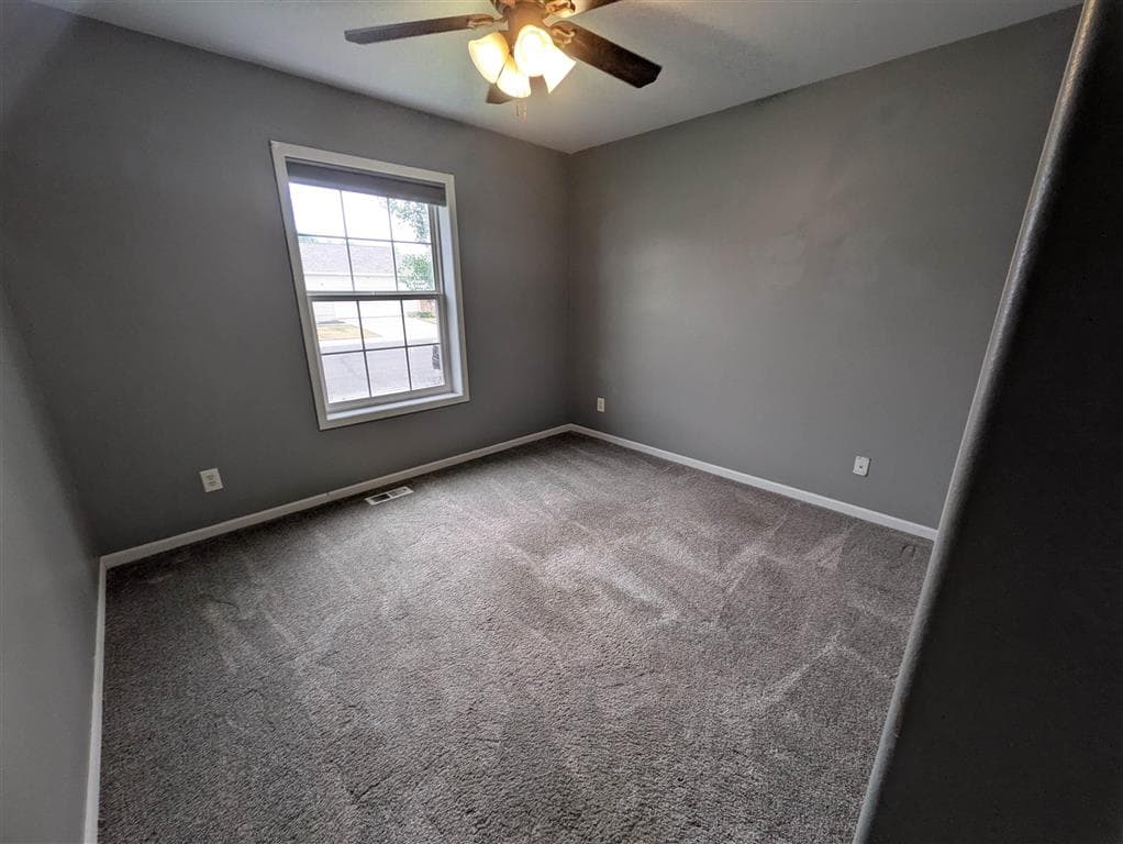 691 Oakwood Dr — photo 12 of 25