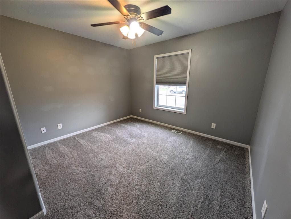691 Oakwood Dr — photo 13 of 25