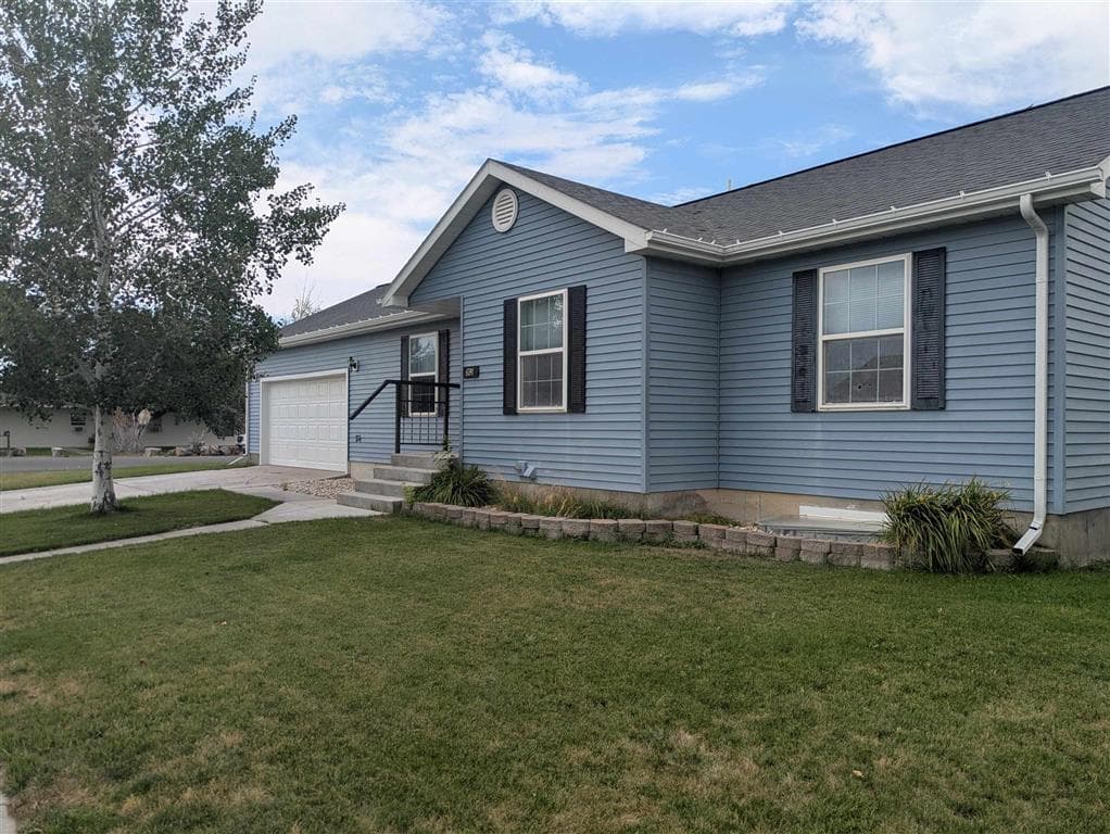 691 Oakwood Dr — photo 3 of 25