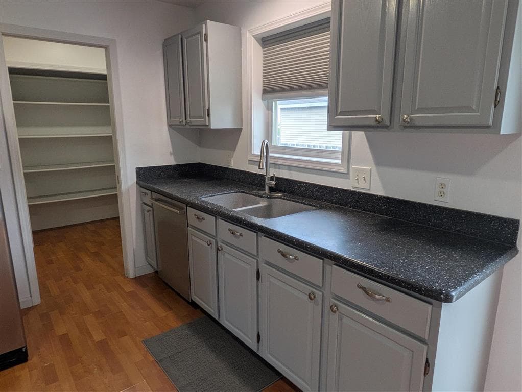 691 Oakwood Dr — photo 7 of 25