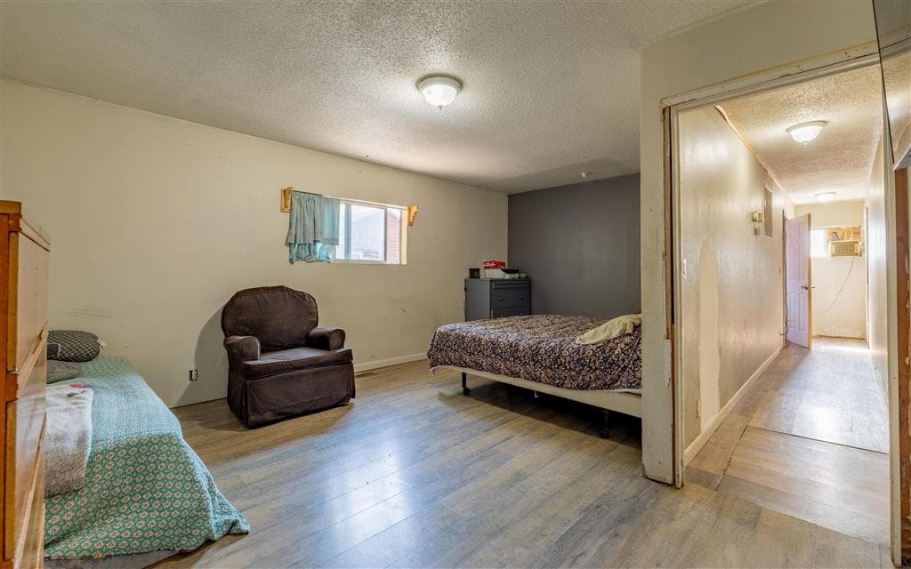 205 Oregon Ave — photo 2 of 25
