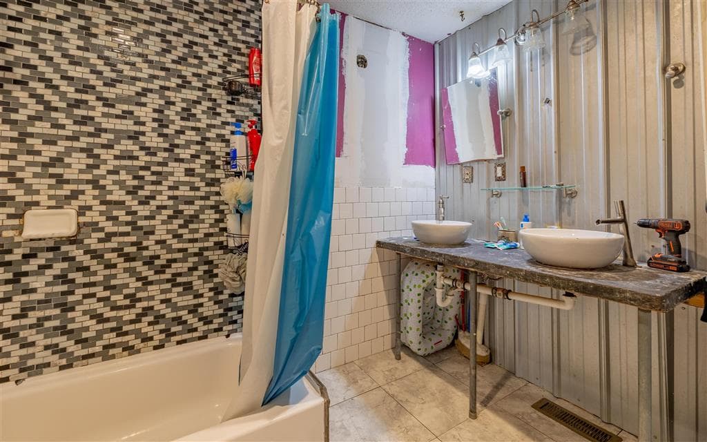 205 Oregon Ave — photo 6 of 25