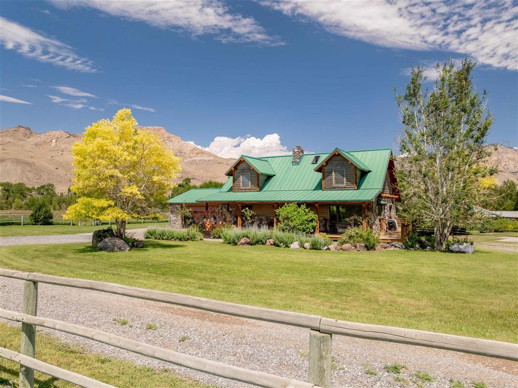 47 Whitney Dr photo 1