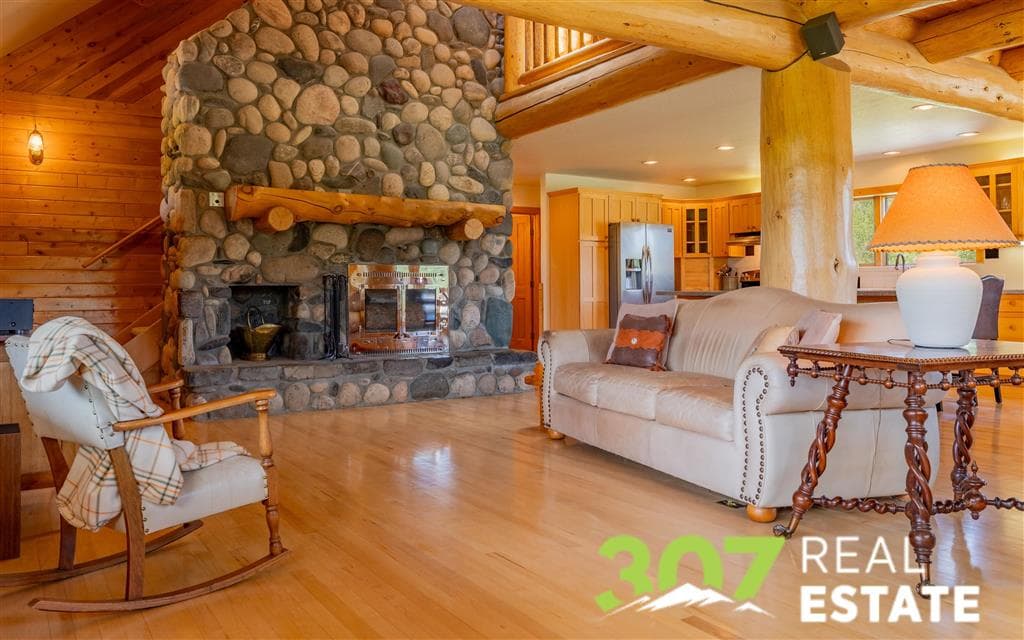 47 Whitney Dr — photo 11 of 25