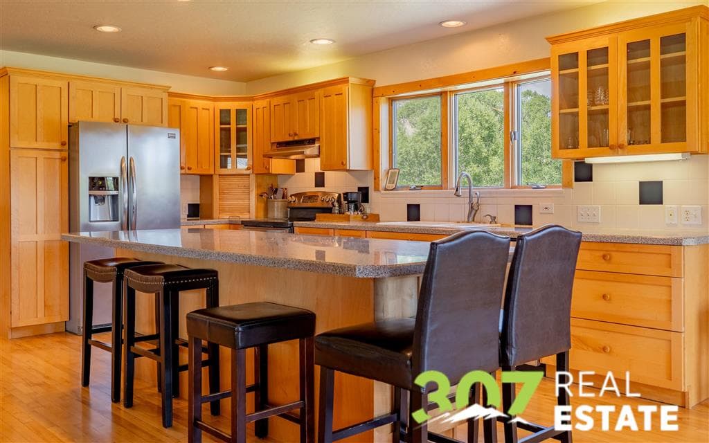 47 Whitney Dr — photo 15 of 25
