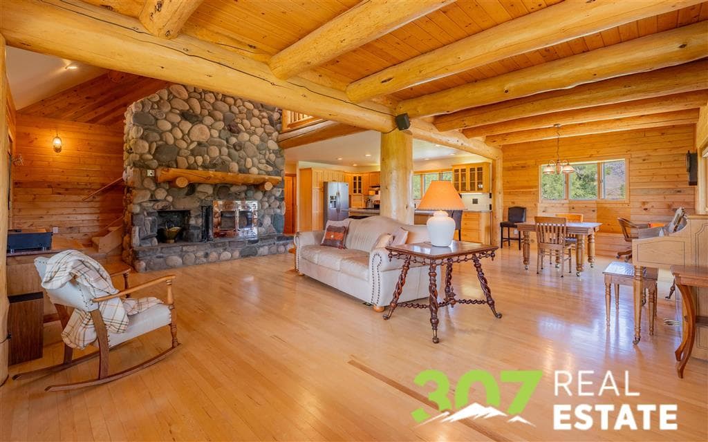 47 Whitney Dr — photo 10 of 25