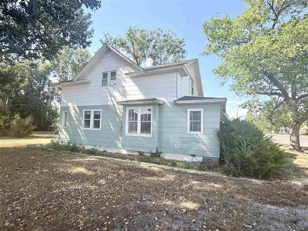 326 Oregon Ave — photo 4 of 8